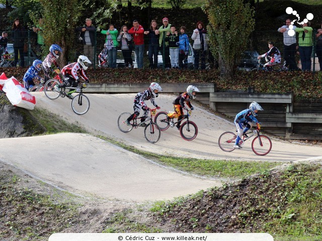 Coupe des Lacs 2014 de BMX, manche de Cran-Gevrier - le dim. 12 octobre 2014, 2e manche de la Coupe des Lacs, compétition franco-suisse de BMX Race. – « Coupe des Lacs 2014 de BMX, 2e manche à Cran-Gevrier » – 2e manche de la Coupe des Lacs 2014 sur la piste de bicross de Cran-Gevrier. – mots associés : bmx, coupe des lacs