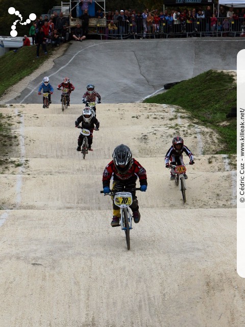 Coupe des Lacs 2014 de BMX, manche de Cran-Gevrier - le dim. 12 octobre 2014, 2e manche de la Coupe des Lacs, compétition franco-suisse de BMX Race. – « Coupe des Lacs 2014 de BMX, 2e manche à Cran-Gevrier » – 2e manche de la Coupe des Lacs 2014 sur la piste de bicross de Cran-Gevrier. – mots associés : bmx, coupe des lacs