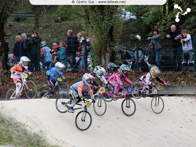Coupe des Lacs 2014 de BMX, manche de Cran-Gevrier - le dim. 12 octobre 2014, 2e manche de la Coupe des Lacs, compétition franco-suisse de BMX Race. – « Coupe des Lacs 2014 de BMX, 2e manche à Cran-Gevrier » – 2e manche de la Coupe des Lacs 2014 sur la piste de bicross de Cran-Gevrier. – mots associés : bmx, coupe des lacs