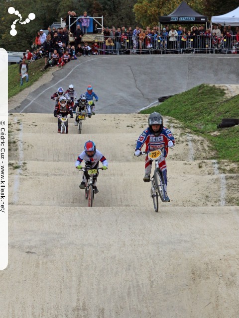 Coupe des Lacs 2014 de BMX, manche de Cran-Gevrier - le dim. 12 octobre 2014, 2e manche de la Coupe des Lacs, compétition franco-suisse de BMX Race. – « Coupe des Lacs 2014 de BMX, 2e manche à Cran-Gevrier » – 2e manche de la Coupe des Lacs 2014 sur la piste de bicross de Cran-Gevrier. – mots associés : bmx, coupe des lacs