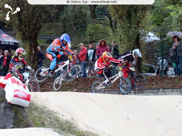 Coupe des Lacs 2014 de BMX, manche de Cran-Gevrier - le dim. 12 octobre 2014, 2e manche de la Coupe des Lacs, compétition franco-suisse de BMX Race. – « Coupe des Lacs 2014 de BMX, 2e manche à Cran-Gevrier » – 2e manche de la Coupe des Lacs 2014 sur la piste de bicross de Cran-Gevrier. – mots associés : bmx, coupe des lacs