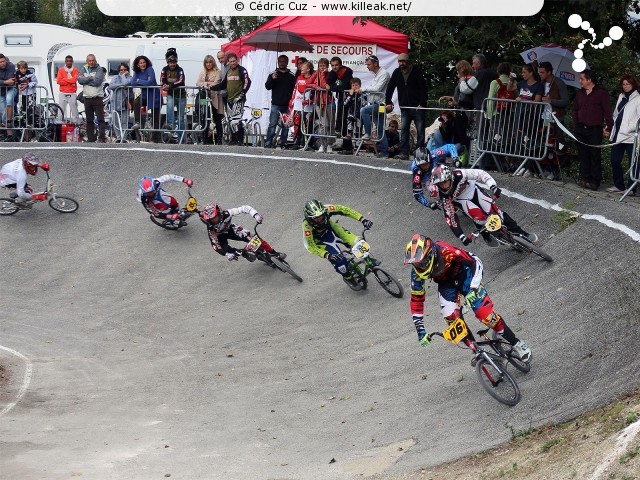 Coupe des Lacs 2014 de BMX, manche de Cran-Gevrier - le dim. 12 octobre 2014, 2e manche de la Coupe des Lacs, compétition franco-suisse de BMX Race. — « Coupe des Lacs 2014 de BMX, 2e manche à Cran-Gevrier » — 2e manche de la Coupe des Lacs 2014 sur la piste de bicross de Cran-Gevrier. — mots associés : bmx, coupe des lacs