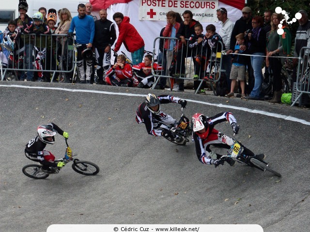 Coupe des Lacs 2014 de BMX, manche de Cran-Gevrier - le dim. 12 octobre 2014, 2e manche de la Coupe des Lacs, compétition franco-suisse de BMX Race. — « Coupe des Lacs 2014 de BMX, 2e manche à Cran-Gevrier » — 2e manche de la Coupe des Lacs 2014 sur la piste de bicross de Cran-Gevrier. — mots associés : bmx, coupe des lacs