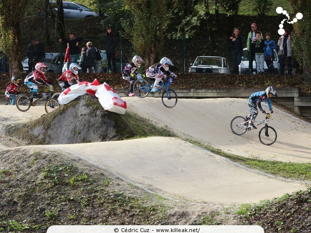 Coupe des Lacs 2014 de BMX, manche de Cran-Gevrier - le dim. 12 octobre 2014, 2e manche de la Coupe des Lacs, compétition franco-suisse de BMX Race. – « Coupe des Lacs 2014 de BMX, 2e manche à Cran-Gevrier » – 2e manche de la Coupe des Lacs 2014 sur la piste de bicross de Cran-Gevrier. – mots associés : bmx, coupe des lacs
