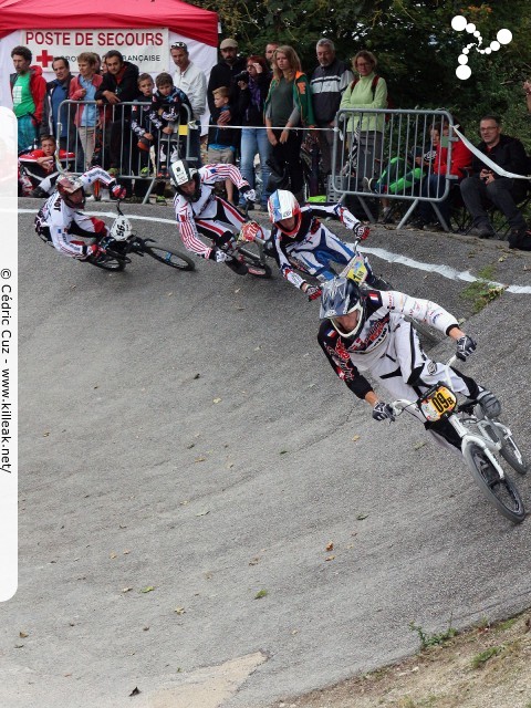 Coupe des Lacs 2014 de BMX, manche de Cran-Gevrier - le dim. 12 octobre 2014, 2e manche de la Coupe des Lacs, compétition franco-suisse de BMX Race. — « Coupe des Lacs 2014 de BMX, 2e manche à Cran-Gevrier » — 2e manche de la Coupe des Lacs 2014 sur la piste de bicross de Cran-Gevrier. — mots associés : bmx, coupe des lacs