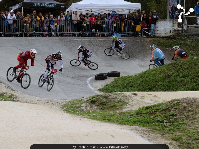 Coupe des Lacs 2014 de BMX, manche de Cran-Gevrier - le dim. 12 octobre 2014, 2e manche de la Coupe des Lacs, compétition franco-suisse de BMX Race. – « Coupe des Lacs 2014 de BMX, 2e manche à Cran-Gevrier » – 2e manche de la Coupe des Lacs 2014 sur la piste de bicross de Cran-Gevrier. – mots associés : bmx, coupe des lacs