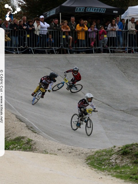 Coupe des Lacs 2014 de BMX, manche de Cran-Gevrier - le dim. 12 octobre 2014, 2e manche de la Coupe des Lacs, compétition franco-suisse de BMX Race. – « Coupe des Lacs 2014 de BMX, 2e manche à Cran-Gevrier » – 2e manche de la Coupe des Lacs 2014 sur la piste de bicross de Cran-Gevrier. – mots associés : bmx, coupe des lacs