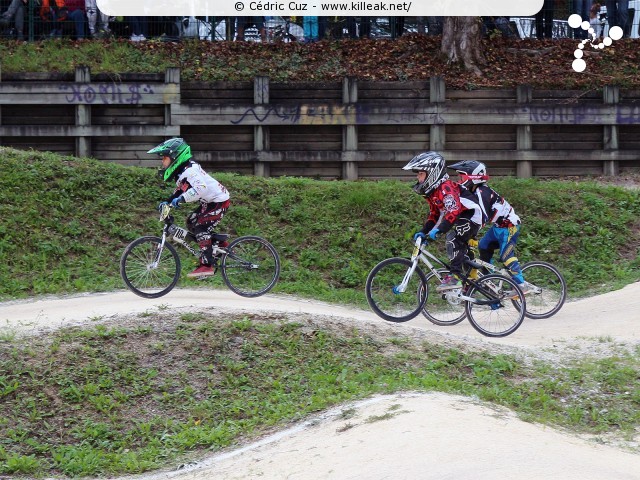 Coupe des Lacs 2014 de BMX, manche de Cran-Gevrier - le dim. 12 octobre 2014, 2e manche de la Coupe des Lacs, compétition franco-suisse de BMX Race. – « Coupe des Lacs 2014 de BMX, 2e manche à Cran-Gevrier » – 2e manche de la Coupe des Lacs 2014 sur la piste de bicross de Cran-Gevrier. – mots associés : bmx, coupe des lacs