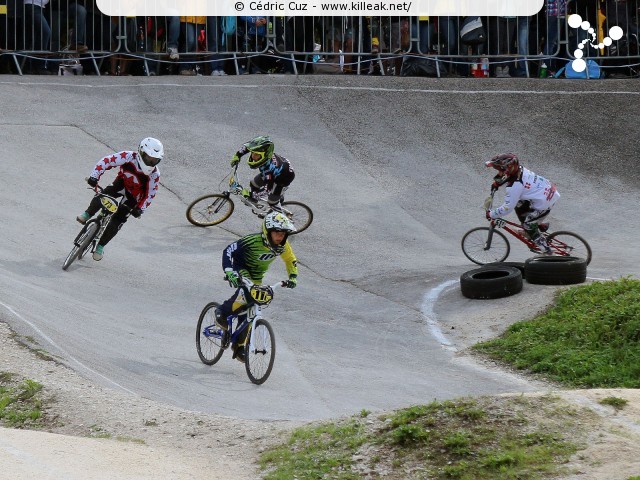 Coupe des Lacs 2014 de BMX, manche de Cran-Gevrier - le dim. 12 octobre 2014, 2e manche de la Coupe des Lacs, compétition franco-suisse de BMX Race. – « Coupe des Lacs 2014 de BMX, 2e manche à Cran-Gevrier » – 2e manche de la Coupe des Lacs 2014 sur la piste de bicross de Cran-Gevrier. – mots associés : bmx, coupe des lacs