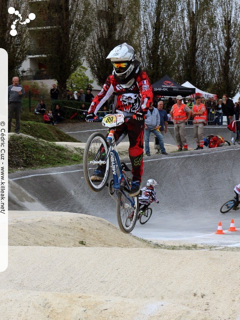 Coupe des Lacs 2014 de BMX, manche de Cran-Gevrier - le dim. 12 octobre 2014, 2e manche de la Coupe des Lacs, compétition franco-suisse de BMX Race. — « Coupe des Lacs 2014 de BMX, 2e manche à Cran-Gevrier » — 2e manche de la Coupe des Lacs 2014 sur la piste de bicross de Cran-Gevrier. — mots associés : bmx, coupe des lacs