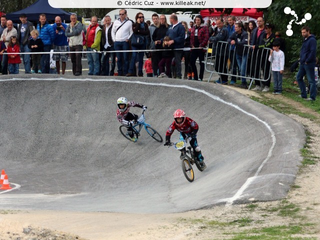 Coupe des Lacs 2014 de BMX, manche de Cran-Gevrier - le dim. 12 octobre 2014, 2e manche de la Coupe des Lacs, compétition franco-suisse de BMX Race. — « Coupe des Lacs 2014 de BMX, 2e manche à Cran-Gevrier » — 2e manche de la Coupe des Lacs 2014 sur la piste de bicross de Cran-Gevrier. — mots associés : bmx, coupe des lacs