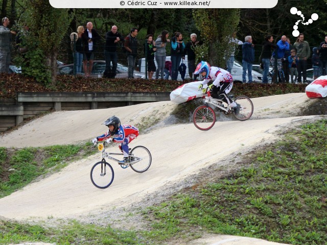 Coupe des Lacs 2014 de BMX, manche de Cran-Gevrier - le dim. 12 octobre 2014, 2e manche de la Coupe des Lacs, compétition franco-suisse de BMX Race. – « Coupe des Lacs 2014 de BMX, 2e manche à Cran-Gevrier » – 2e manche de la Coupe des Lacs 2014 sur la piste de bicross de Cran-Gevrier. – mots associés : bmx, coupe des lacs