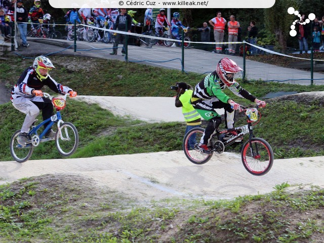 Coupe des Lacs 2014 de BMX, manche de Cran-Gevrier - le dim. 12 octobre 2014, 2e manche de la Coupe des Lacs, compétition franco-suisse de BMX Race. — « Coupe des Lacs 2014 de BMX, 2e manche à Cran-Gevrier » — 2e manche de la Coupe des Lacs 2014 sur la piste de bicross de Cran-Gevrier. — mots associés : bmx, coupe des lacs