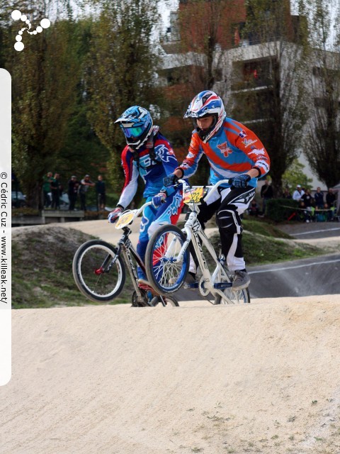 Coupe des Lacs 2014 de BMX, manche de Cran-Gevrier - le dim. 12 octobre 2014, 2e manche de la Coupe des Lacs, compétition franco-suisse de BMX Race. — « Coupe des Lacs 2014 de BMX, 2e manche à Cran-Gevrier » — 2e manche de la Coupe des Lacs 2014 sur la piste de bicross de Cran-Gevrier. — mots associés : bmx, coupe des lacs