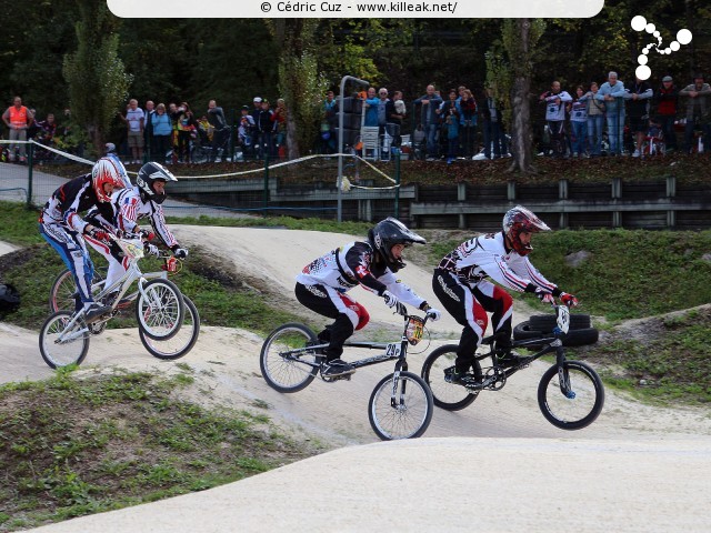Coupe des Lacs 2014 de BMX, manche de Cran-Gevrier - le dim. 12 octobre 2014, 2e manche de la Coupe des Lacs, compétition franco-suisse de BMX Race. – « Coupe des Lacs 2014 de BMX, 2e manche à Cran-Gevrier » – 2e manche de la Coupe des Lacs 2014 sur la piste de bicross de Cran-Gevrier. – mots associés : bmx, coupe des lacs
