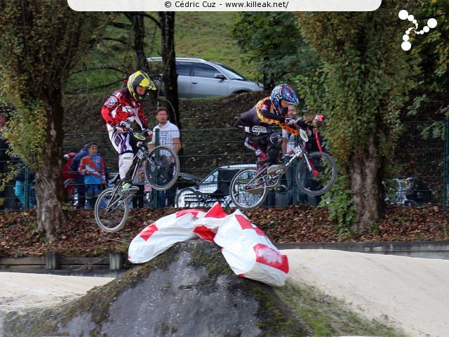 Coupe des Lacs 2014 de BMX, manche de Cran-Gevrier - le dim. 12 octobre 2014, 2e manche de la Coupe des Lacs, compétition franco-suisse de BMX Race. – « Coupe des Lacs 2014 de BMX, 2e manche à Cran-Gevrier » – 2e manche de la Coupe des Lacs 2014 sur la piste de bicross de Cran-Gevrier. – mots associés : bmx, coupe des lacs