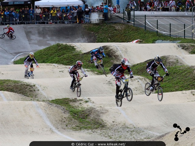 Coupe des Lacs 2014 de BMX, manche de Cran-Gevrier - le dim. 12 octobre 2014, 2e manche de la Coupe des Lacs, compétition franco-suisse de BMX Race. — « Coupe des Lacs 2014 de BMX, 2e manche à Cran-Gevrier » — 2e manche de la Coupe des Lacs 2014 sur la piste de bicross de Cran-Gevrier. — mots associés : bmx, coupe des lacs