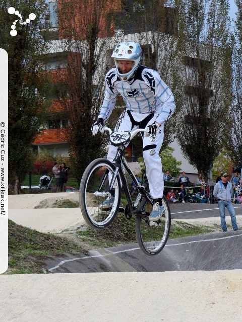 Coupe des Lacs 2014 de BMX, manche de Cran-Gevrier - le dim. 12 octobre 2014, 2e manche de la Coupe des Lacs, compétition franco-suisse de BMX Race. – « Coupe des Lacs 2014 de BMX, 2e manche à Cran-Gevrier » – 2e manche de la Coupe des Lacs 2014 sur la piste de bicross de Cran-Gevrier. – mots associés : bmx, coupe des lacs