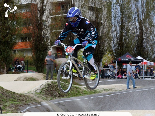 Coupe des Lacs 2014 de BMX, manche de Cran-Gevrier - le dim. 12 octobre 2014, 2e manche de la Coupe des Lacs, compétition franco-suisse de BMX Race. – « Coupe des Lacs 2014 de BMX, 2e manche à Cran-Gevrier » – 2e manche de la Coupe des Lacs 2014 sur la piste de bicross de Cran-Gevrier. – mots associés : bmx, coupe des lacs