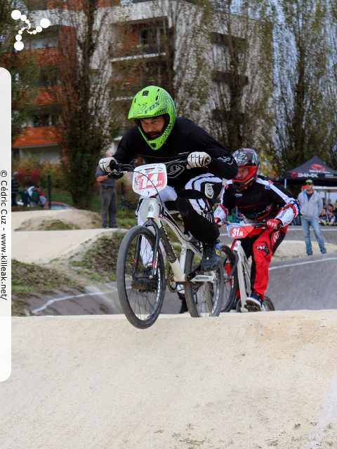 Coupe des Lacs 2014 de BMX, manche de Cran-Gevrier - le dim. 12 octobre 2014, 2e manche de la Coupe des Lacs, compétition franco-suisse de BMX Race. — « Coupe des Lacs 2014 de BMX, 2e manche à Cran-Gevrier » — 2e manche de la Coupe des Lacs 2014 sur la piste de bicross de Cran-Gevrier. — mots associés : bmx, coupe des lacs