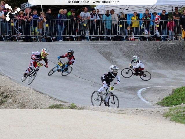 Coupe des Lacs 2014 de BMX, manche de Cran-Gevrier - le dim. 12 octobre 2014, 2e manche de la Coupe des Lacs, compétition franco-suisse de BMX Race. — « Coupe des Lacs 2014 de BMX, 2e manche à Cran-Gevrier » — 2e manche de la Coupe des Lacs 2014 sur la piste de bicross de Cran-Gevrier. — mots associés : bmx, coupe des lacs