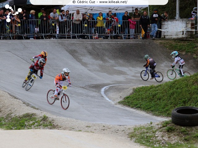 Coupe des Lacs 2014 de BMX, manche de Cran-Gevrier - le dim. 12 octobre 2014, 2e manche de la Coupe des Lacs, compétition franco-suisse de BMX Race. – « Coupe des Lacs 2014 de BMX, 2e manche à Cran-Gevrier » – 2e manche de la Coupe des Lacs 2014 sur la piste de bicross de Cran-Gevrier. – mots associés : bmx, coupe des lacs