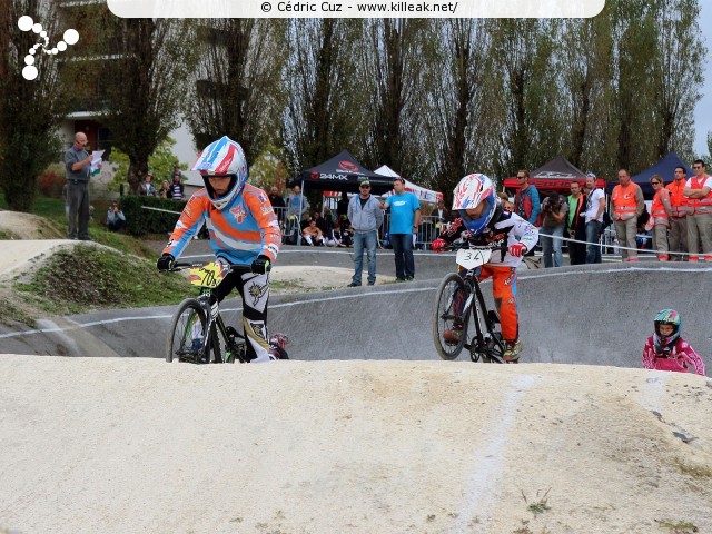 Coupe des Lacs 2014 de BMX, manche de Cran-Gevrier - le dim. 12 octobre 2014, 2e manche de la Coupe des Lacs, compétition franco-suisse de BMX Race. – « Coupe des Lacs 2014 de BMX, 2e manche à Cran-Gevrier » – 2e manche de la Coupe des Lacs 2014 sur la piste de bicross de Cran-Gevrier. – mots associés : bmx, coupe des lacs