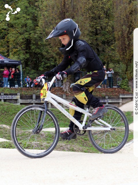 Coupe des Lacs 2014 de BMX, manche de Cran-Gevrier - le dim. 12 octobre 2014, 2e manche de la Coupe des Lacs, compétition franco-suisse de BMX Race. — « Coupe des Lacs 2014 de BMX, 2e manche à Cran-Gevrier » — 2e manche de la Coupe des Lacs 2014 sur la piste de bicross de Cran-Gevrier. — mots associés : bmx, coupe des lacs