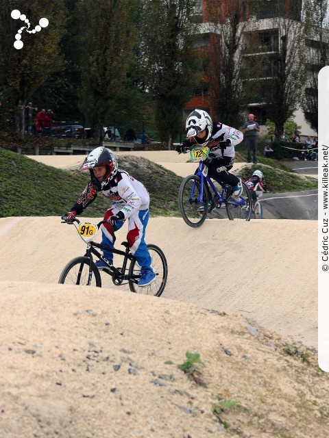 Coupe des Lacs 2014 de BMX, manche de Cran-Gevrier - le dim. 12 octobre 2014, 2e manche de la Coupe des Lacs, compétition franco-suisse de BMX Race. – « Coupe des Lacs 2014 de BMX, 2e manche à Cran-Gevrier » – 2e manche de la Coupe des Lacs 2014 sur la piste de bicross de Cran-Gevrier. – mots associés : bmx, coupe des lacs