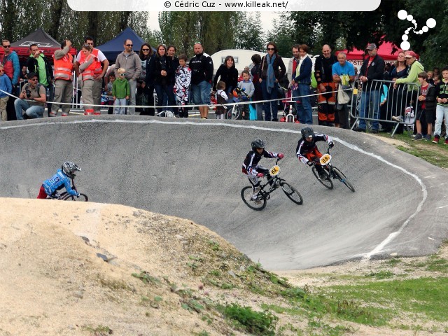 Coupe des Lacs 2014 de BMX, manche de Cran-Gevrier - le dim. 12 octobre 2014, 2e manche de la Coupe des Lacs, compétition franco-suisse de BMX Race. – « Coupe des Lacs 2014 de BMX, 2e manche à Cran-Gevrier » – 2e manche de la Coupe des Lacs 2014 sur la piste de bicross de Cran-Gevrier. – mots associés : bmx, coupe des lacs
