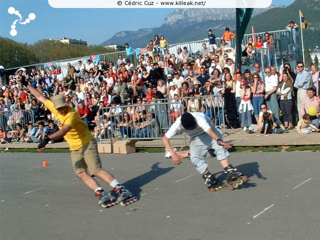 Coupe de France et Open International de Roller Acrobatique - les sam. 15 et dim. 16 mai 2004, Annecy - le Pâquier. – Duo Hakim et Loïc Charlier. – « Coupe de France et Open International de Roller Acrobatique » –