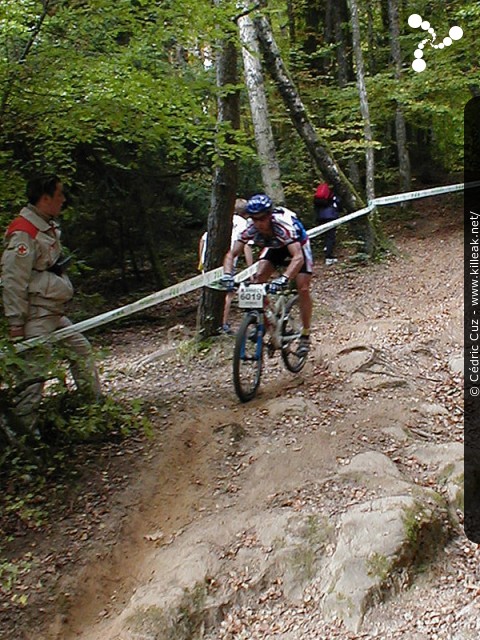 Finale de la Coupe de France 2002 de VTT Cross Country - les sam. 05 et dim. 06 octobre 2002 ; Annecy, Plateau des Puisots, Semnoz. – « Finale de la Coupe de France 2002 de VTT Cross Country » – mots associés : coupe de france, cross country, semnoz, vtt, xc