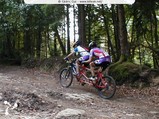 Finale de la Coupe de France 2002 de VTT Cross Country - les sam. 05 et dim. 06 octobre 2002 ; Annecy, Plateau des Puisots, Semnoz. – « Finale de la Coupe de France 2002 de VTT Cross Country » – mots associés : coupe de france, cross country, semnoz, tandem, vtt, xc