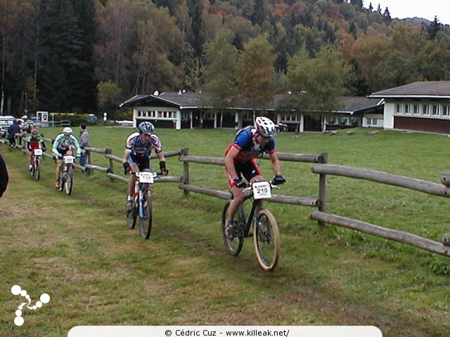 Finale de la Coupe de France 2002 de VTT Cross Country - les sam. 05 et dim. 06 octobre 2002 ; Annecy, Plateau des Puisots, Semnoz. – « Finale de la Coupe de France 2002 de VTT Cross Country » – mots associés : coupe de france, cross country, semnoz, vtt, xc