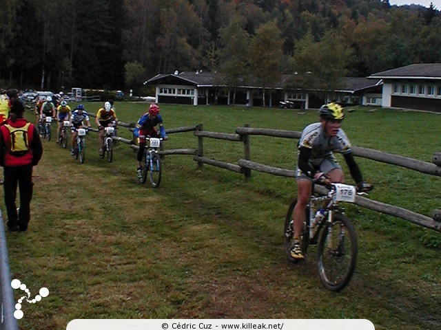 Finale de la Coupe de France 2002 de VTT Cross Country - les sam. 05 et dim. 06 octobre 2002 ; Annecy, Plateau des Puisots, Semnoz. – « Finale de la Coupe de France 2002 de VTT Cross Country » – mots associés : coupe de france, cross country, semnoz, vtt, xc