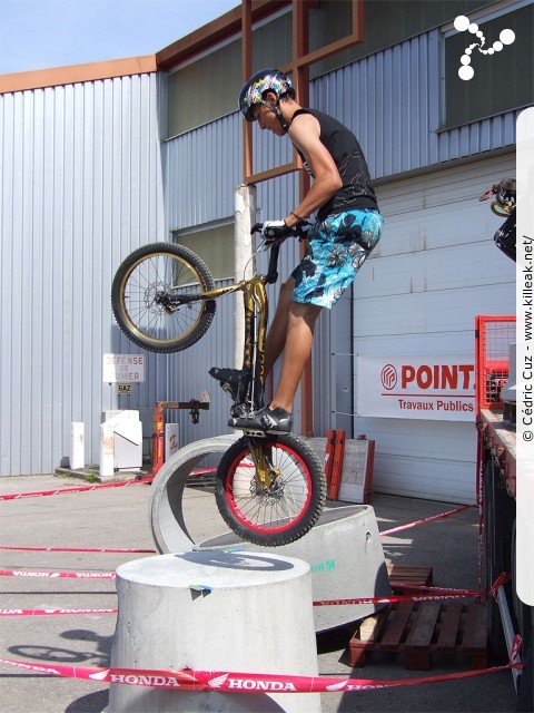 10e Trial de Cran-Gevrier // Coupe Rhône-Alpes 2011 de Vélo & VTT Trial, manche de Cran-Gevrier - le dim. 12.06.2011, Cran-Gevrier, dans la zone des Romains et en contrebas du Viaduc de Brassilly... – « Coupe Rhône-Alpes 2011 de Vélo & VTT Trial, manche de Cran-Gevrier // 10e Trial de Cran-Gevrier » – Manche de la Coupe Rhône-Alpes 2011 de Vélo & VTT Trial. – mots associés : coupe rhône-alpes, trial