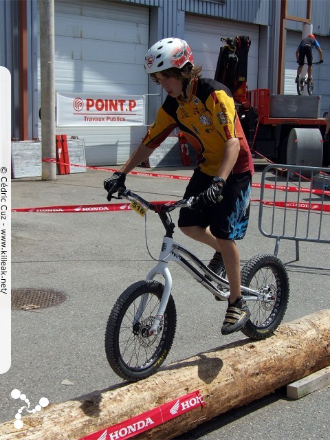 10e Trial de Cran-Gevrier // Coupe Rhône-Alpes 2011 de Vélo & VTT Trial, manche de Cran-Gevrier - le dim. 12.06.2011, Cran-Gevrier, dans la zone des Romains et en contrebas du Viaduc de Brassilly... – « Coupe Rhône-Alpes 2011 de Vélo & VTT Trial, manche de Cran-Gevrier // 10e Trial de Cran-Gevrier » – Manche de la Coupe Rhône-Alpes 2011 de Vélo & VTT Trial. – mots associés : clic vtt, coupe rhône-alpes, trial