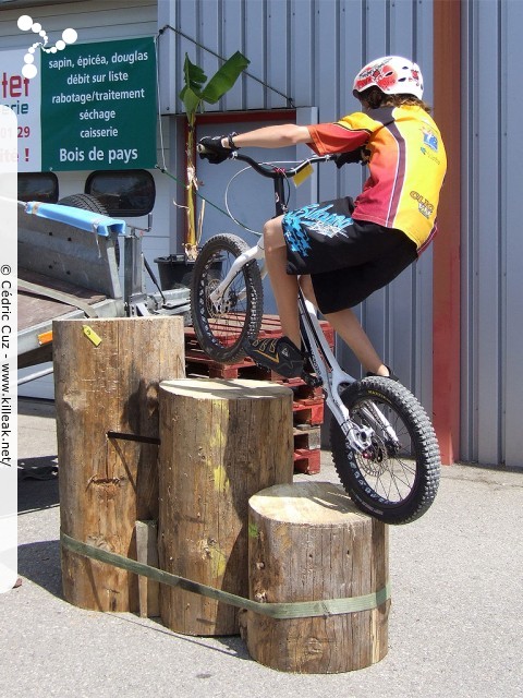 10e Trial de Cran-Gevrier // Coupe Rhône-Alpes 2011 de Vélo & VTT Trial, manche de Cran-Gevrier - le dim. 12.06.2011, Cran-Gevrier, dans la zone des Romains et en contrebas du Viaduc de Brassilly... — « Coupe Rhône-Alpes 2011 de Vélo & VTT Trial, manche de Cran-Gevrier // 10e Trial de Cran-Gevrier » — Manche de la Coupe Rhône-Alpes 2011 de Vélo & VTT Trial. — mots associés : clic vtt, coupe rhône-alpes, trial