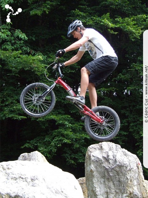 10e Trial de Cran-Gevrier // Coupe Rhône-Alpes 2011 de Vélo & VTT Trial, manche de Cran-Gevrier - le dim. 12.06.2011, Cran-Gevrier, dans la zone des Romains et en contrebas du Viaduc de Brassilly... – « Coupe Rhône-Alpes 2011 de Vélo & VTT Trial, manche de Cran-Gevrier // 10e Trial de Cran-Gevrier » – Manche de la Coupe Rhône-Alpes 2011 de Vélo & VTT Trial. – mots associés : coupe rhône-alpes, trial