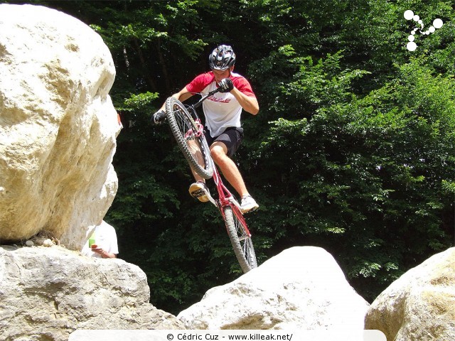 10e Trial de Cran-Gevrier // Coupe Rhône-Alpes 2011 de Vélo & VTT Trial, manche de Cran-Gevrier - le dim. 12.06.2011, Cran-Gevrier, dans la zone des Romains et en contrebas du Viaduc de Brassilly... – « Coupe Rhône-Alpes 2011 de Vélo & VTT Trial, manche de Cran-Gevrier // 10e Trial de Cran-Gevrier » – Manche de la Coupe Rhône-Alpes 2011 de Vélo & VTT Trial. – mots associés : coupe rhône-alpes, trial
