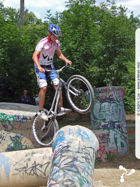 10e Trial de Cran-Gevrier // Coupe Rhône-Alpes 2011 de Vélo & VTT Trial, manche de Cran-Gevrier - le dim. 12.06.2011, Cran-Gevrier, dans la zone des Romains et en contrebas du Viaduc de Brassilly... – « Coupe Rhône-Alpes 2011 de Vélo & VTT Trial, manche de Cran-Gevrier // 10e Trial de Cran-Gevrier » – Manche de la Coupe Rhône-Alpes 2011 de Vélo & VTT Trial. – mots associés : coupe rhône-alpes, trial