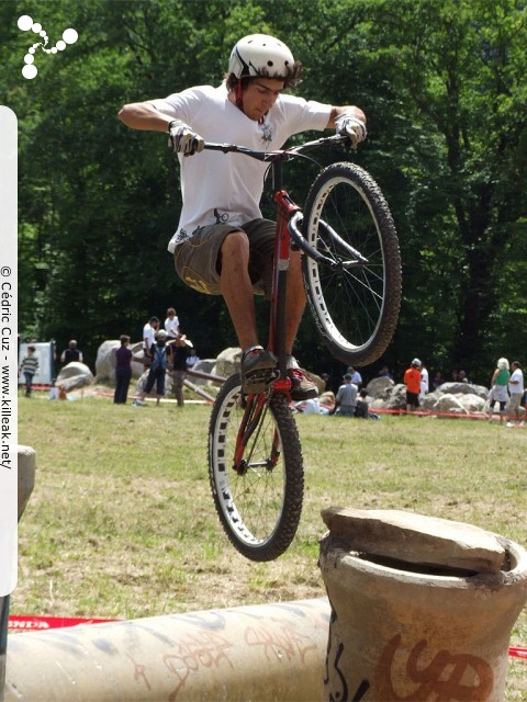 10e Trial de Cran-Gevrier // Coupe Rhône-Alpes 2011 de Vélo & VTT Trial, manche de Cran-Gevrier - le dim. 12.06.2011, Cran-Gevrier, dans la zone des Romains et en contrebas du Viaduc de Brassilly... – « Coupe Rhône-Alpes 2011 de Vélo & VTT Trial, manche de Cran-Gevrier // 10e Trial de Cran-Gevrier » – Manche de la Coupe Rhône-Alpes 2011 de Vélo & VTT Trial. – mots associés : coupe rhône-alpes, trial