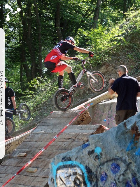 14e Trial de Cran-Gevrier // Coupe Rhône-Alpes 2015 de Vélo & VTT Trial, manche de Cran-Gevrier - le dim. 24 mai 2015, Cran-Gevrier, dans la zone des Romains et en contrebas du Viaduc de Brassilly. – « Coupe Rhône-Alpes 2015 de Vélo & VTT Trial, manche de Cran-Gevrier » – Manche de la Coupe Rhône-Alpes 2015 de Vélo & VTT Trial. – mots associés : coupe rhône-alpes, trial, vtt