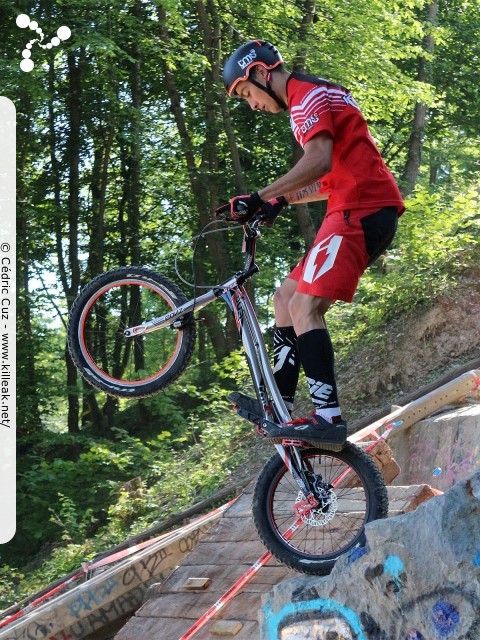 14e Trial de Cran-Gevrier // Coupe Rhône-Alpes 2015 de Vélo & VTT Trial, manche de Cran-Gevrier - le dim. 24 mai 2015, Cran-Gevrier, dans la zone des Romains et en contrebas du Viaduc de Brassilly. – « Coupe Rhône-Alpes 2015 de Vélo & VTT Trial, manche de Cran-Gevrier » – Manche de la Coupe Rhône-Alpes 2015 de Vélo & VTT Trial. – mots associés : coupe rhône-alpes, trial, vtt