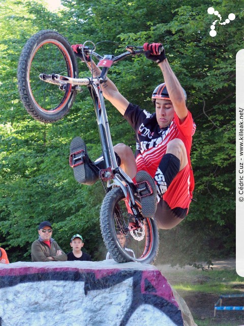 14e Trial de Cran-Gevrier // Coupe Rhône-Alpes 2015 de Vélo & VTT Trial, manche de Cran-Gevrier - le dim. 24 mai 2015, Cran-Gevrier, dans la zone des Romains et en contrebas du Viaduc de Brassilly. – « Coupe Rhône-Alpes 2015 de Vélo & VTT Trial, manche de Cran-Gevrier » – Manche de la Coupe Rhône-Alpes 2015 de Vélo & VTT Trial. – mots associés : coupe rhône-alpes, trial, vtt