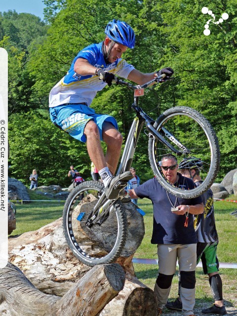 14e Trial de Cran-Gevrier // Coupe Rhône-Alpes 2015 de Vélo & VTT Trial, manche de Cran-Gevrier - le dim. 24 mai 2015, Cran-Gevrier, dans la zone des Romains et en contrebas du Viaduc de Brassilly. – « Coupe Rhône-Alpes 2015 de Vélo & VTT Trial, manche de Cran-Gevrier » – Manche de la Coupe Rhône-Alpes 2015 de Vélo & VTT Trial. – mots associés : coupe rhône-alpes, trial, vtt