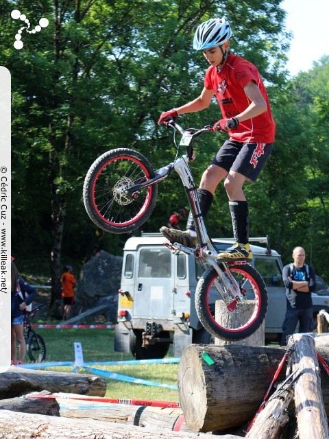 14e Trial de Cran-Gevrier // Coupe Rhône-Alpes 2015 de Vélo & VTT Trial, manche de Cran-Gevrier - le dim. 24 mai 2015, Cran-Gevrier, dans la zone des Romains et en contrebas du Viaduc de Brassilly. — « Coupe Rhône-Alpes 2015 de Vélo & VTT Trial, manche de Cran-Gevrier » — Manche de la Coupe Rhône-Alpes 2015 de Vélo & VTT Trial. — mots associés : coupe rhône-alpes, trial, vtt