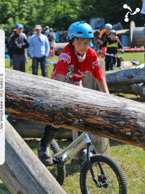 14e Trial de Cran-Gevrier // Coupe Rhône-Alpes 2015 de Vélo & VTT Trial, manche de Cran-Gevrier - le dim. 24 mai 2015, Cran-Gevrier, dans la zone des Romains et en contrebas du Viaduc de Brassilly. – « Coupe Rhône-Alpes 2015 de Vélo & VTT Trial, manche de Cran-Gevrier » – Manche de la Coupe Rhône-Alpes 2015 de Vélo & VTT Trial. – mots associés : coupe rhône-alpes, trial, vtt
