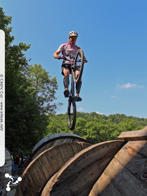 14e Trial de Cran-Gevrier // Coupe Rhône-Alpes 2015 de Vélo & VTT Trial, manche de Cran-Gevrier - le dim. 24 mai 2015, Cran-Gevrier, dans la zone des Romains et en contrebas du Viaduc de Brassilly. – « Coupe Rhône-Alpes 2015 de Vélo & VTT Trial, manche de Cran-Gevrier » – Manche de la Coupe Rhône-Alpes 2015 de Vélo & VTT Trial. – mots associés : coupe rhône-alpes, trial, vtt