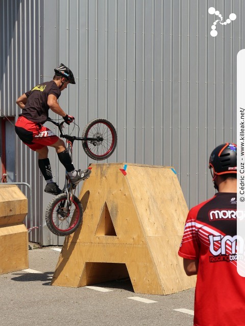 14e Trial de Cran-Gevrier // Coupe Rhône-Alpes 2015 de Vélo & VTT Trial, manche de Cran-Gevrier - le dim. 24 mai 2015, Cran-Gevrier, dans la zone des Romains et en contrebas du Viaduc de Brassilly. – « Coupe Rhône-Alpes 2015 de Vélo & VTT Trial, manche de Cran-Gevrier » – Manche de la Coupe Rhône-Alpes 2015 de Vélo & VTT Trial. – mots associés : coupe rhône-alpes, trial, vtt